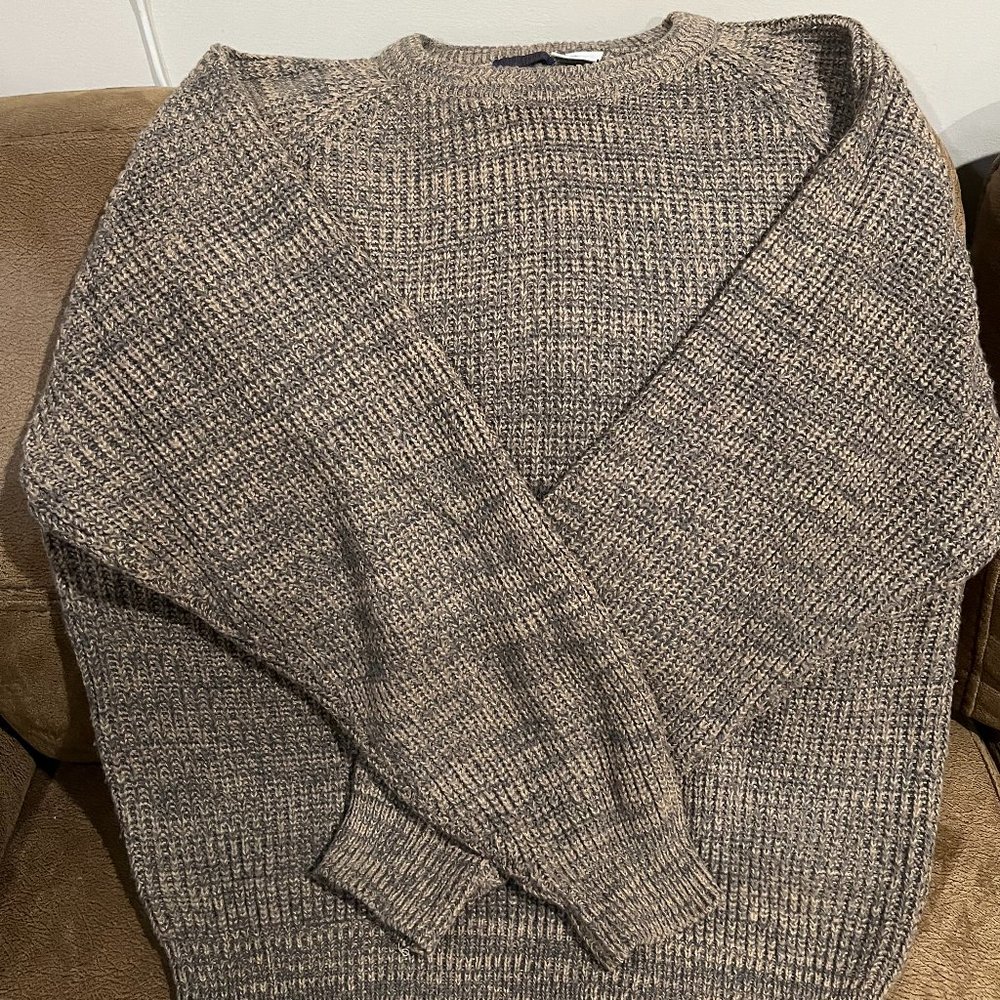 Mens Large Sweater - Almost New